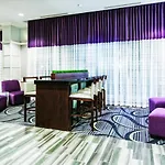 La Quinta Inn & Suites By Wyndham San Antonio Riverwalk