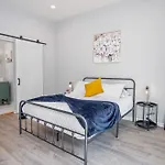 Inviting 4Br2Ba Near Downtown Riverwalk
