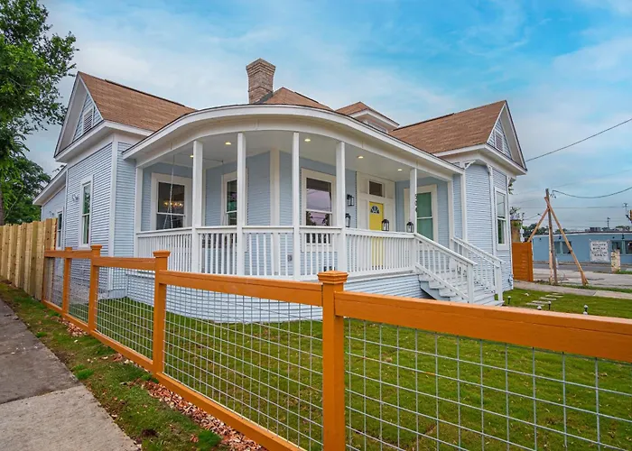 Trendy Historical Home Near Downtown Attractions