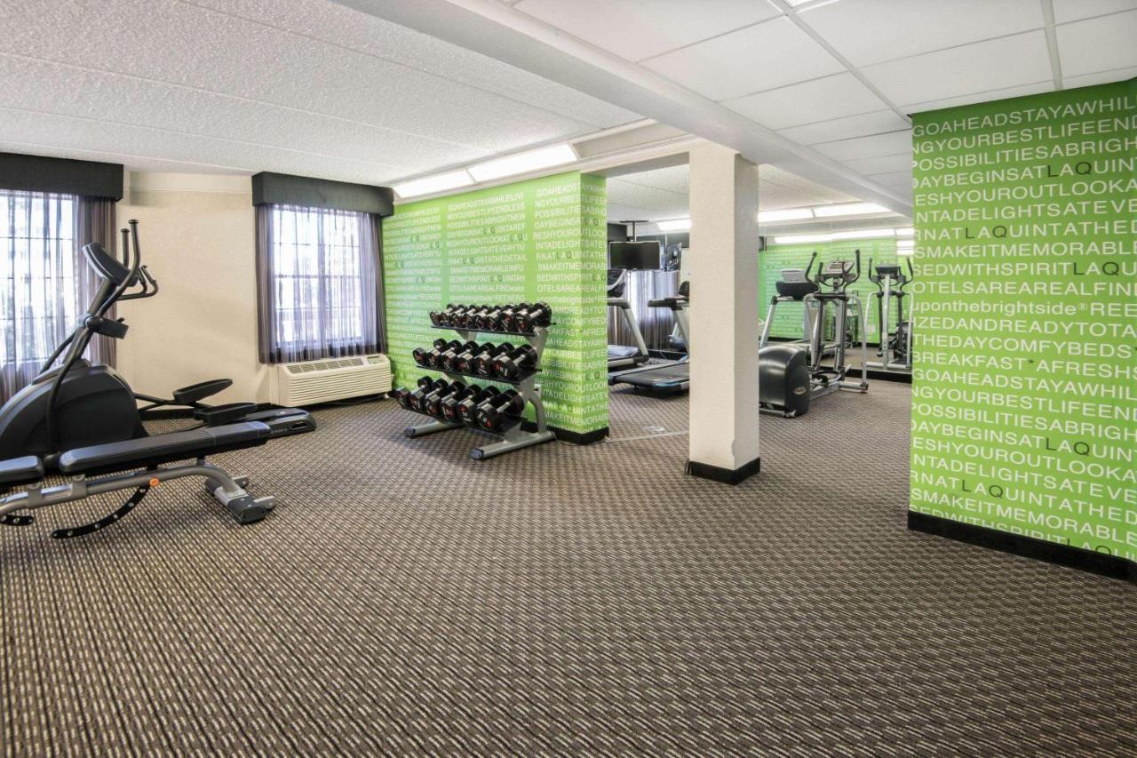 Hotel La Quinta & By Wyndham Riverwalk 3*