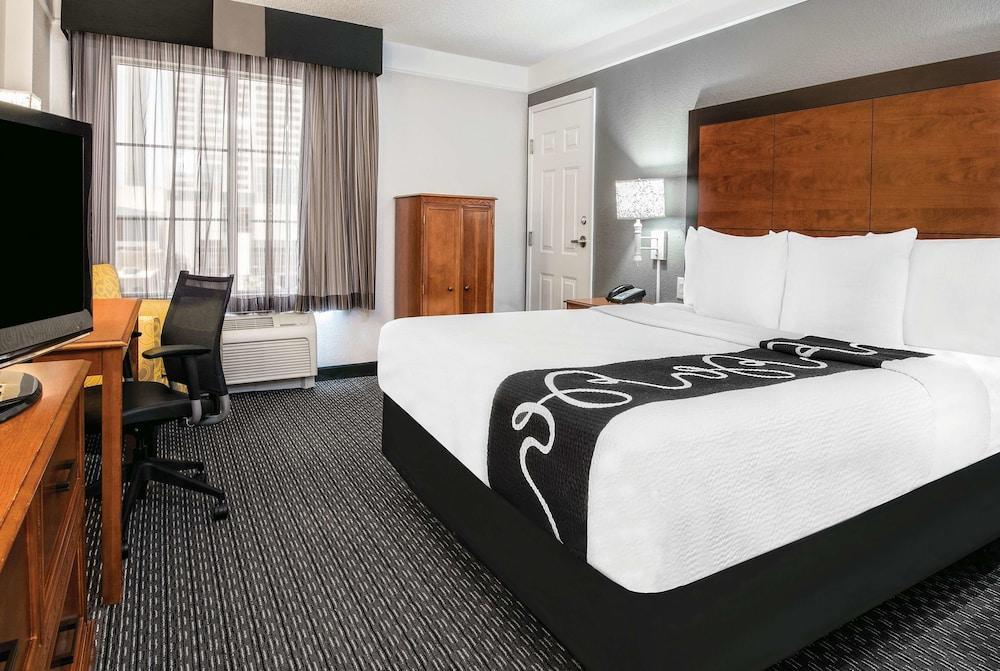 La Quinta & By Wyndham Riverwalk Hotel 3*