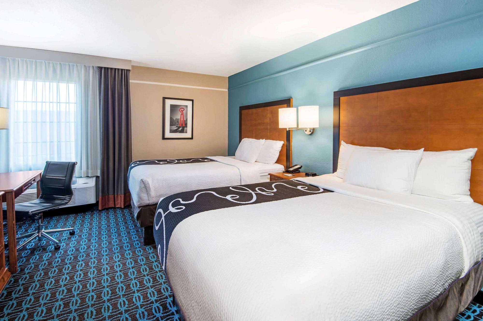 La Quinta By Wyndham Brooks Base 3* San Antonio