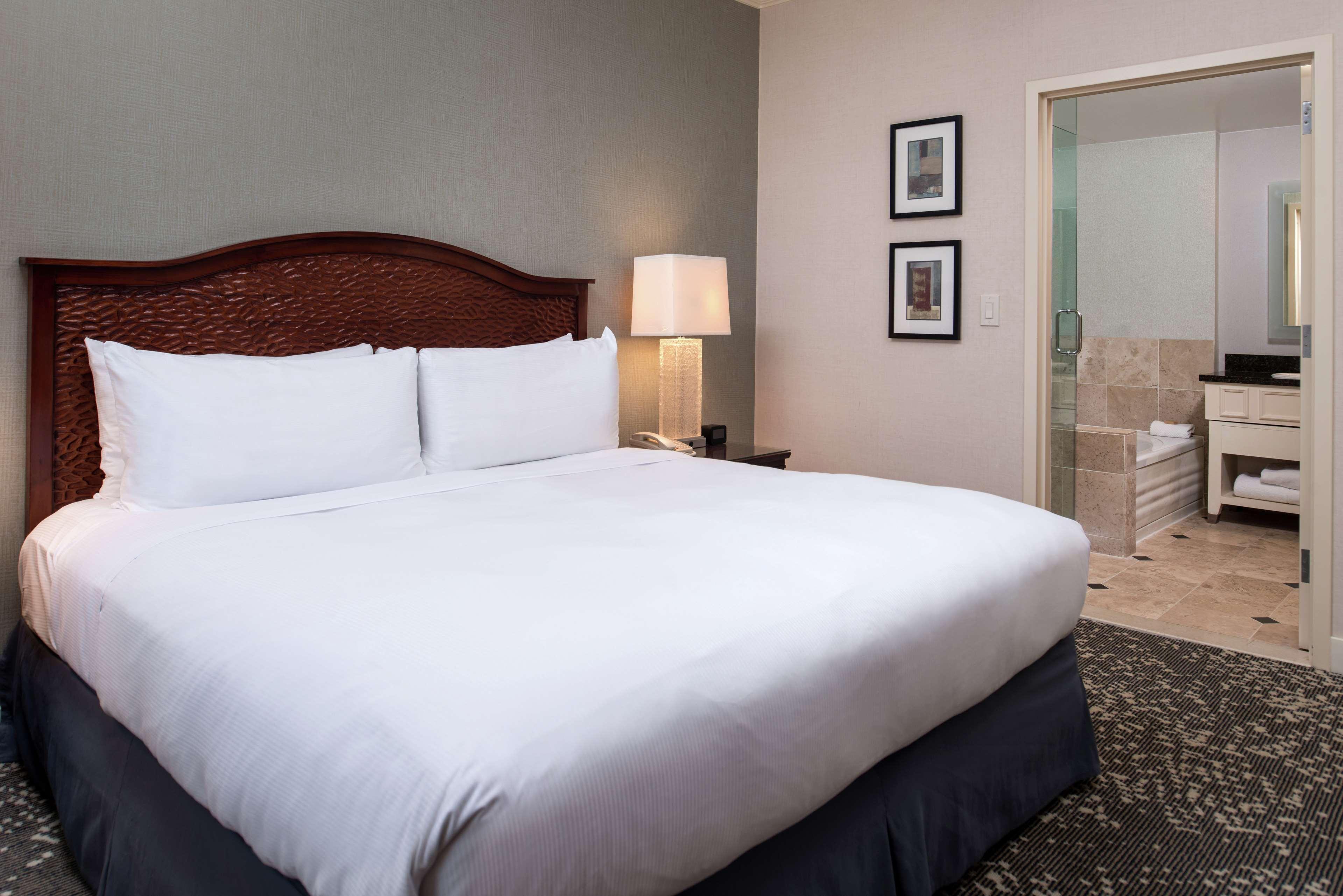 Hilton Hill Country 4*