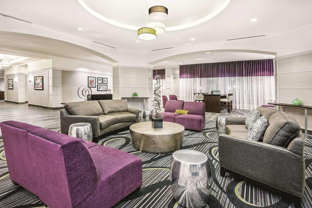 Hotel La Quinta & By Wyndham Riverwalk 3*