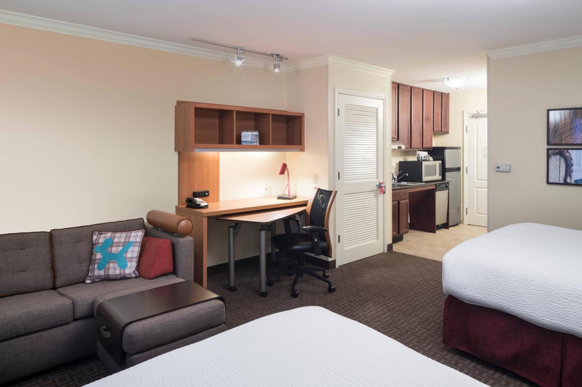 Hotel Towneplace By Marriott Airport 3*
