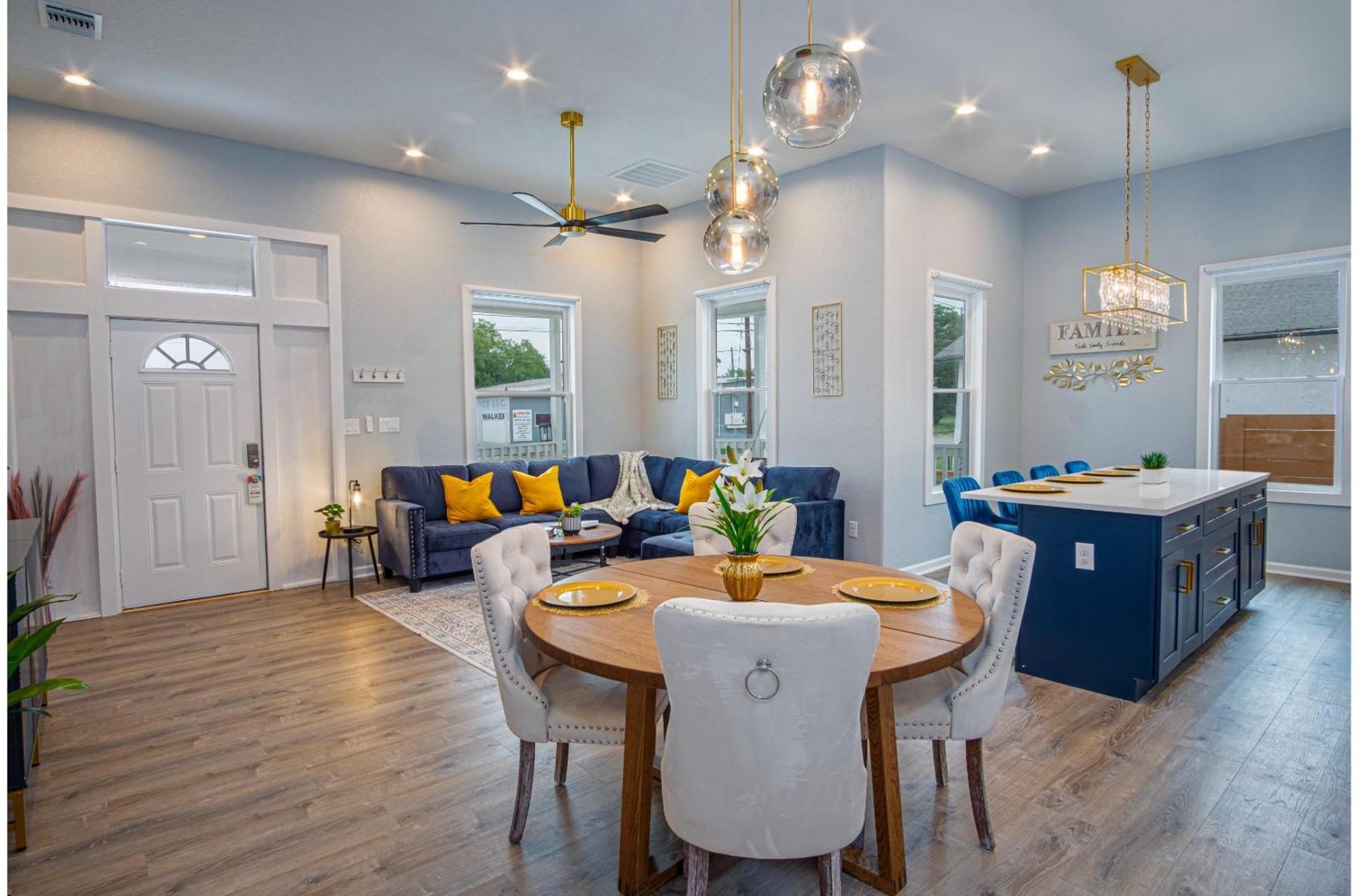 Trendy Historical Near Downtown Attractions Holiday home San Antonio