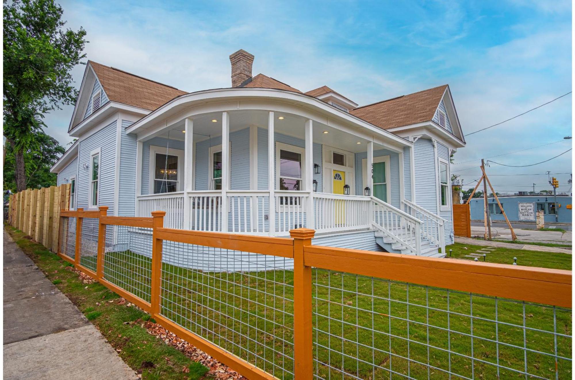 Trendy Historical Near Downtown Attractions Holiday home