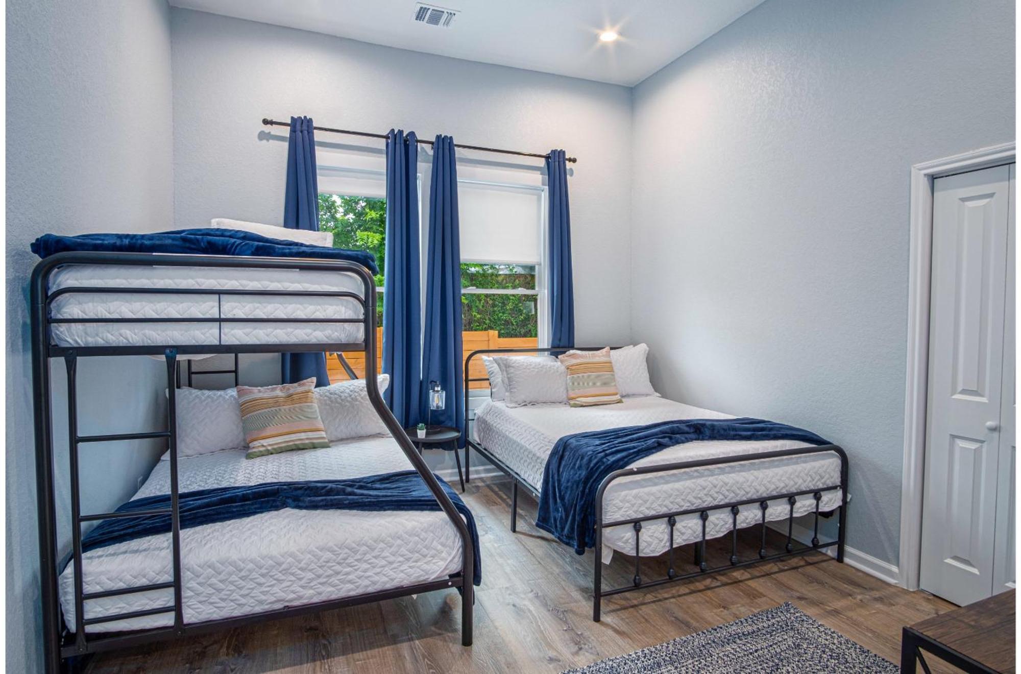 Trendy Historical Near Downtown Attractions
