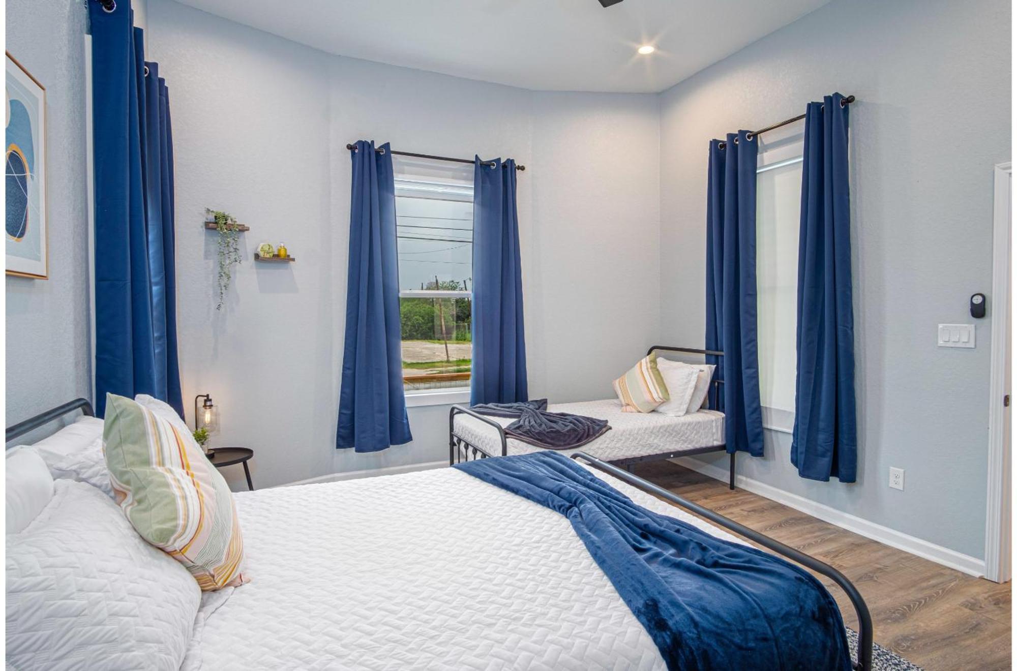Trendy Historical Near Downtown Attractions Holiday home San Antonio
