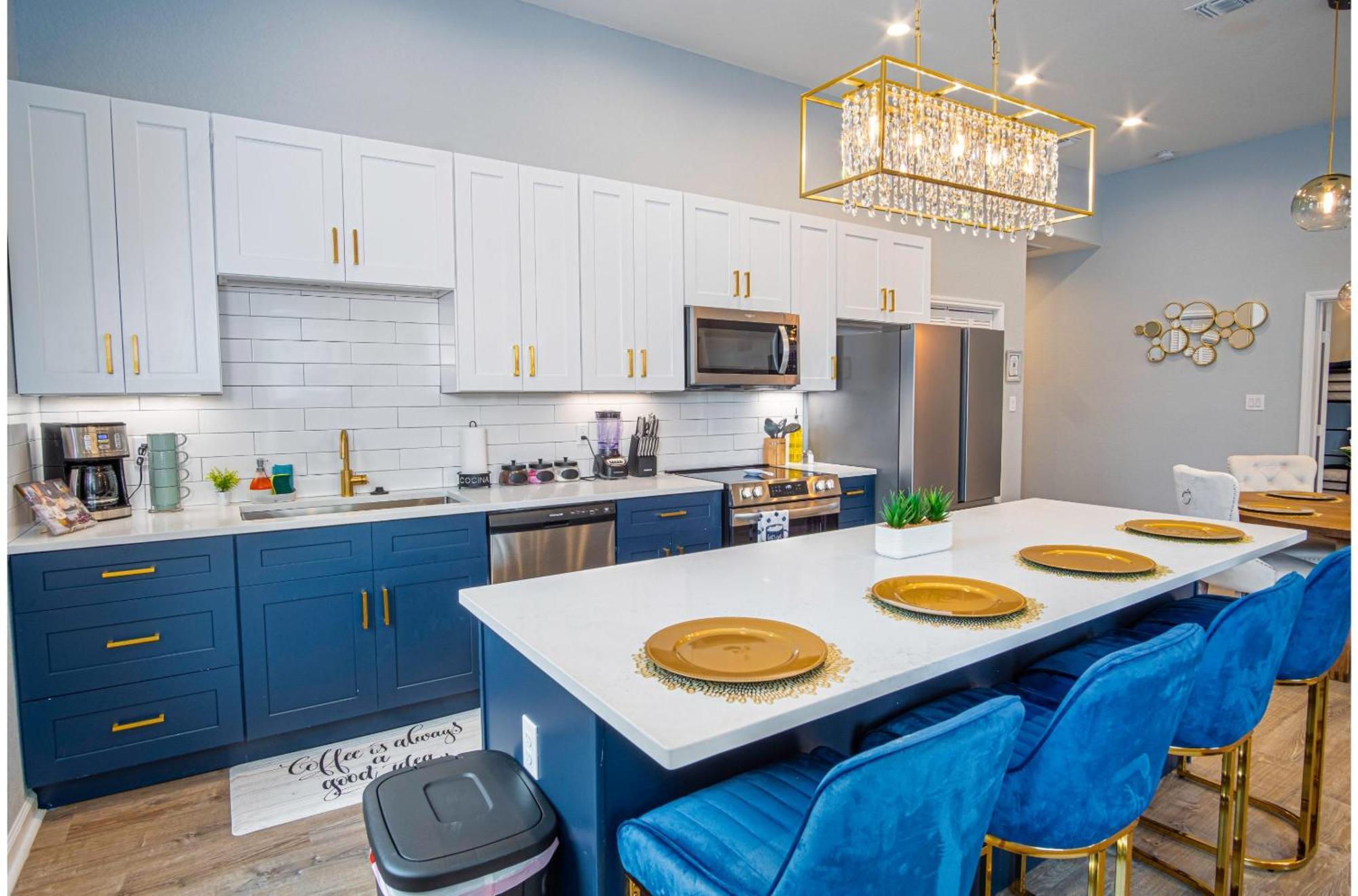 Holiday home Trendy Historical Near Downtown Attractions
