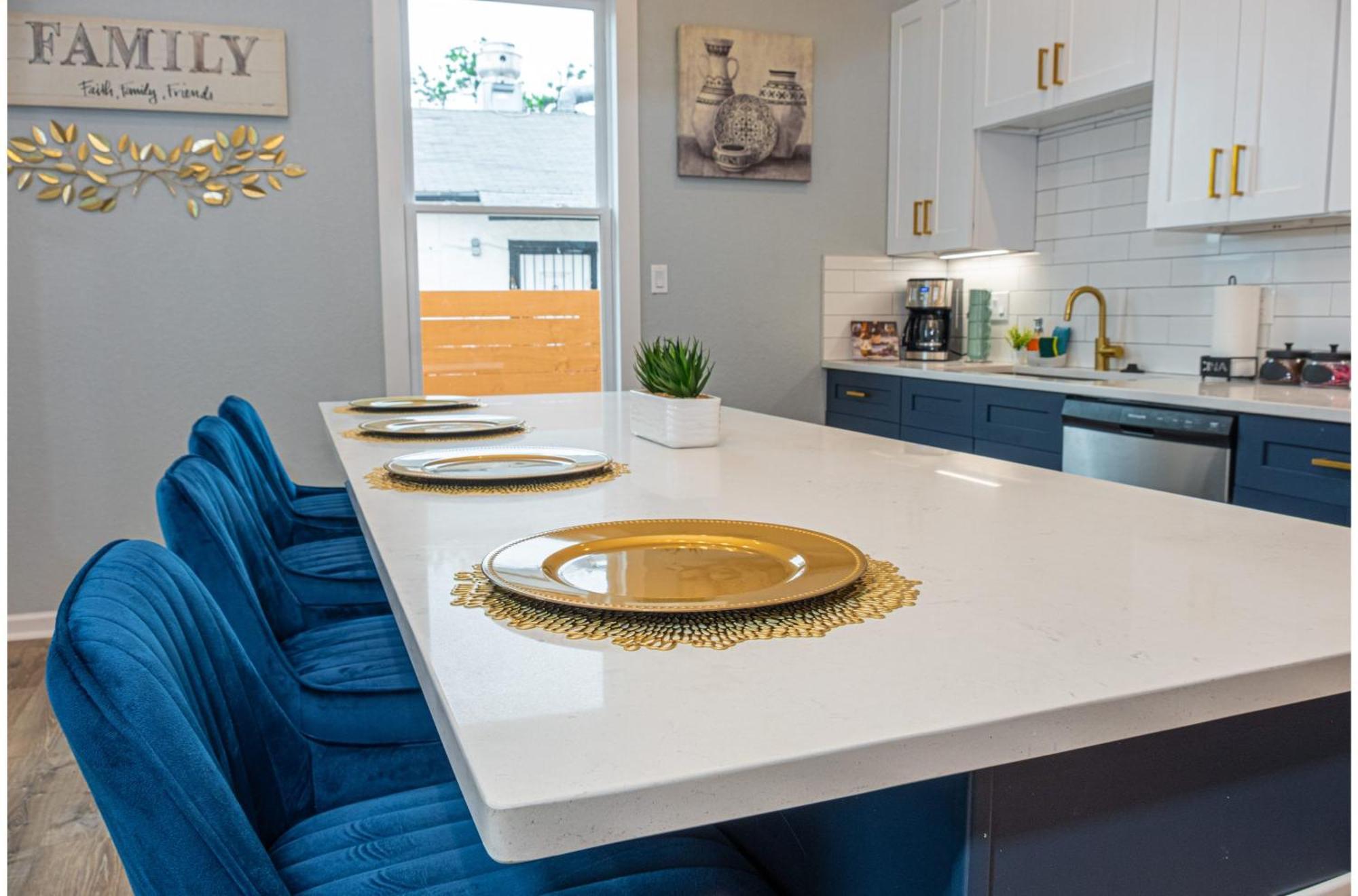 Trendy Historical Near Downtown Attractions Holiday home *