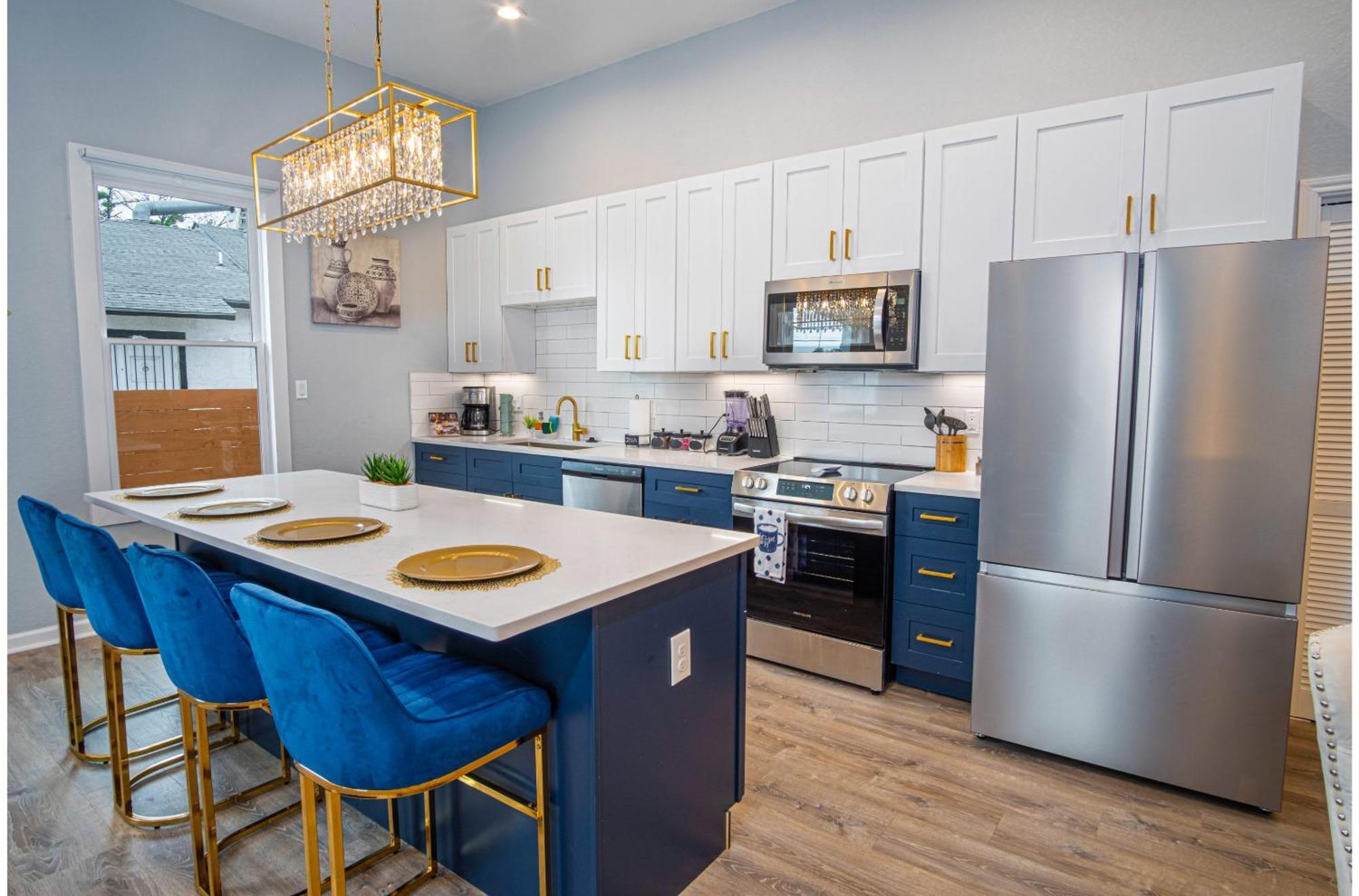 Trendy Historical Near Downtown Attractions
