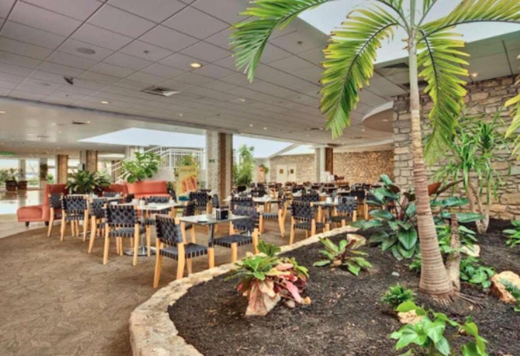 El Tropicano Riverwalk San Antonio