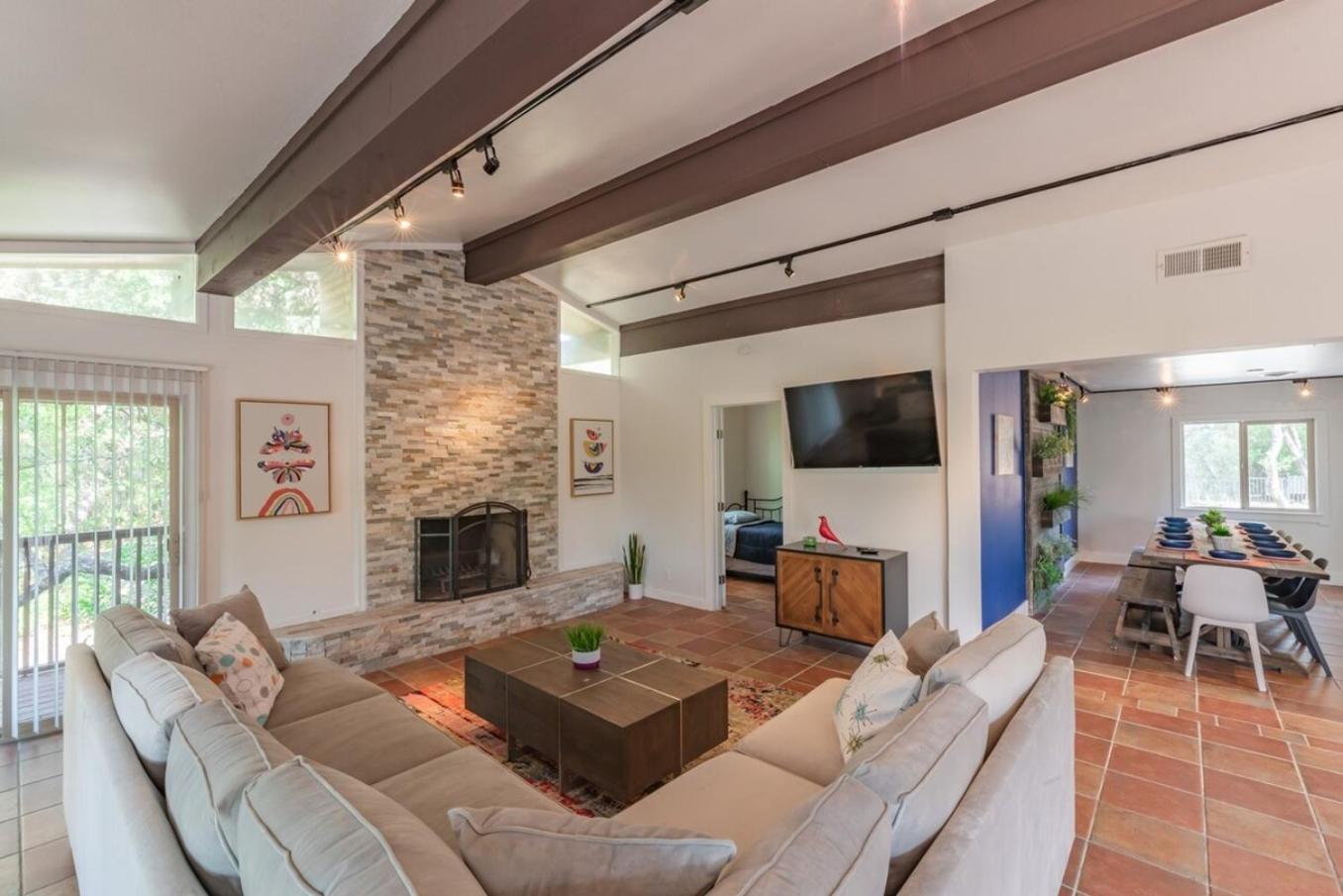 Holiday home Luxury House By Fiesta Texas & Seaworld With Pool