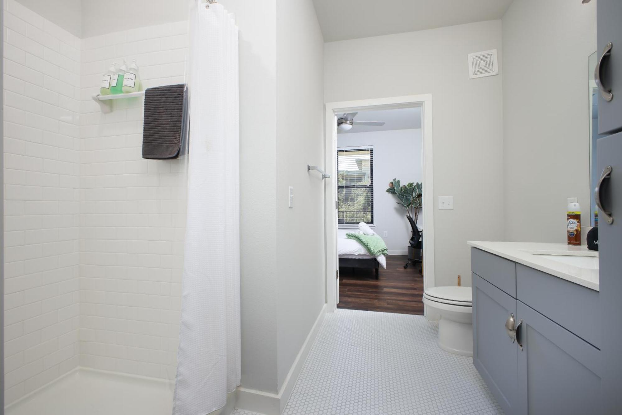 Modern 2Brescape W Gym Parking Near Rvrwalk & Dome *