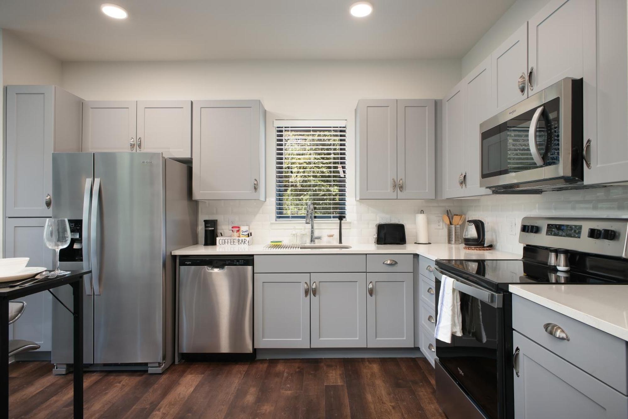 Apartment Modern 2Brescape W Gym Parking Near Rvrwalk & Dome *