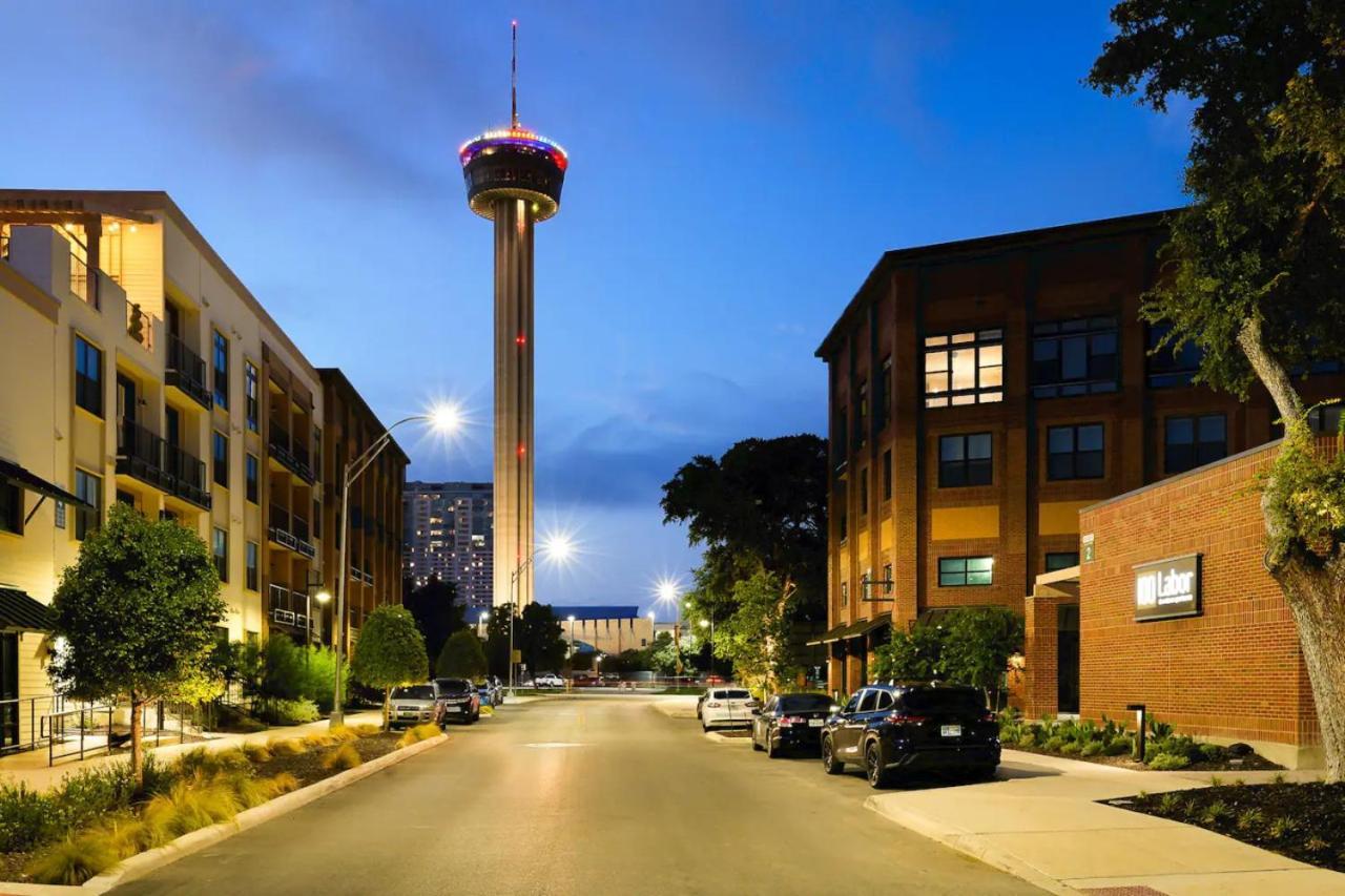 Modern 2Brescape W Gym Parking Near Rvrwalk & Dome