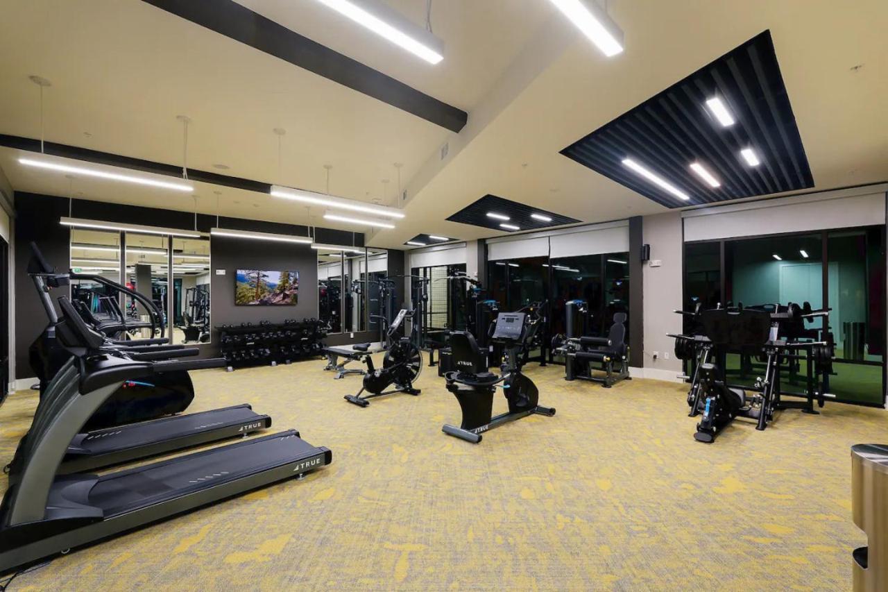 Modern 2Brescape W Gym Parking Near Rvrwalk & Dome Apartment