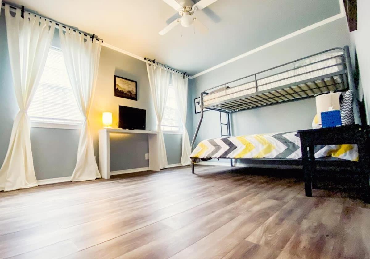 Holiday home Upscale Townhouse Heart Of Sa's Medical Center San Antonio
