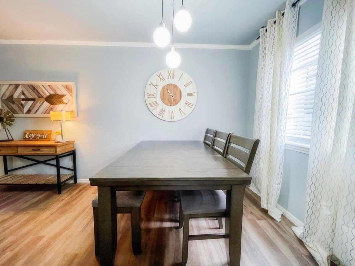 Upscale Townhouse Heart Of Sa's Medical Center Holiday home *