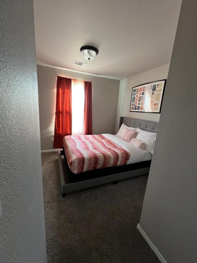 Holiday home Gorgeous, Brand New 3 Bedrooms Home- Built 2024, Near Seaworld & Lackland Afb *