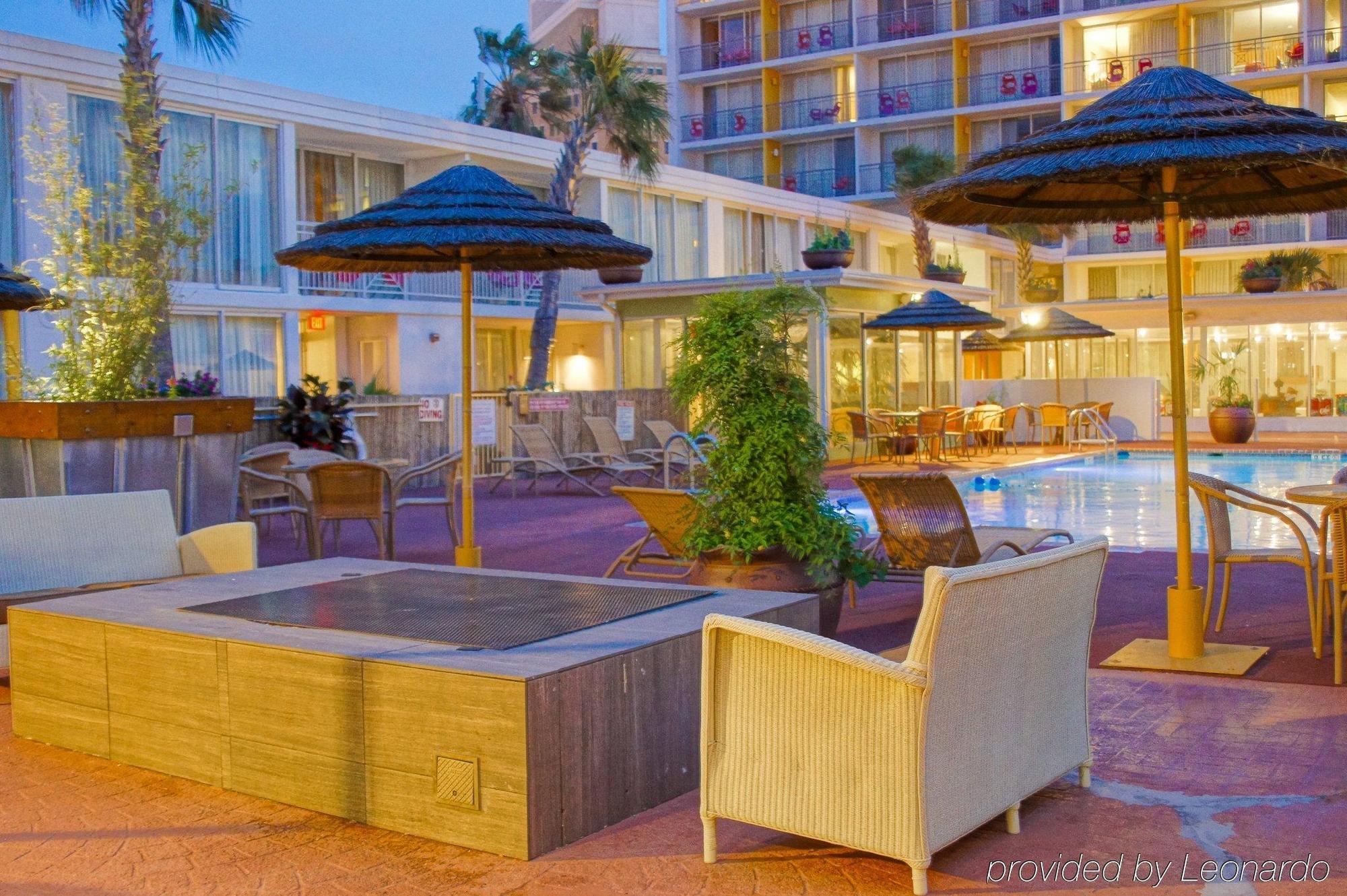 El Tropicano Riverwalk Hotel