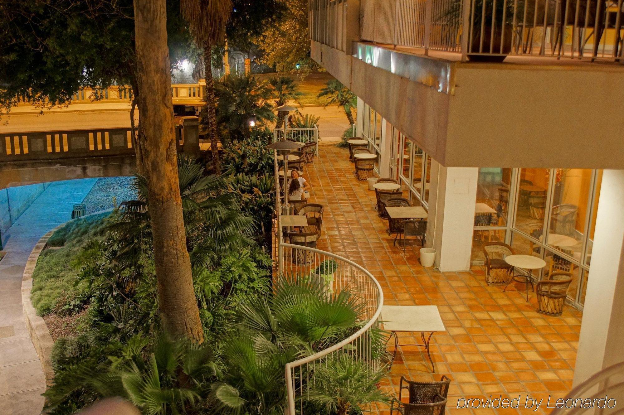 Hotel El Tropicano Riverwalk 3*