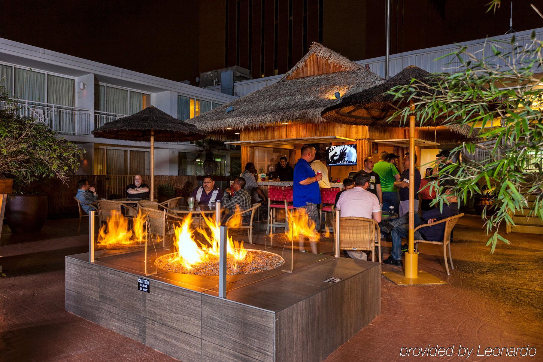 El Tropicano Riverwalk Hotel