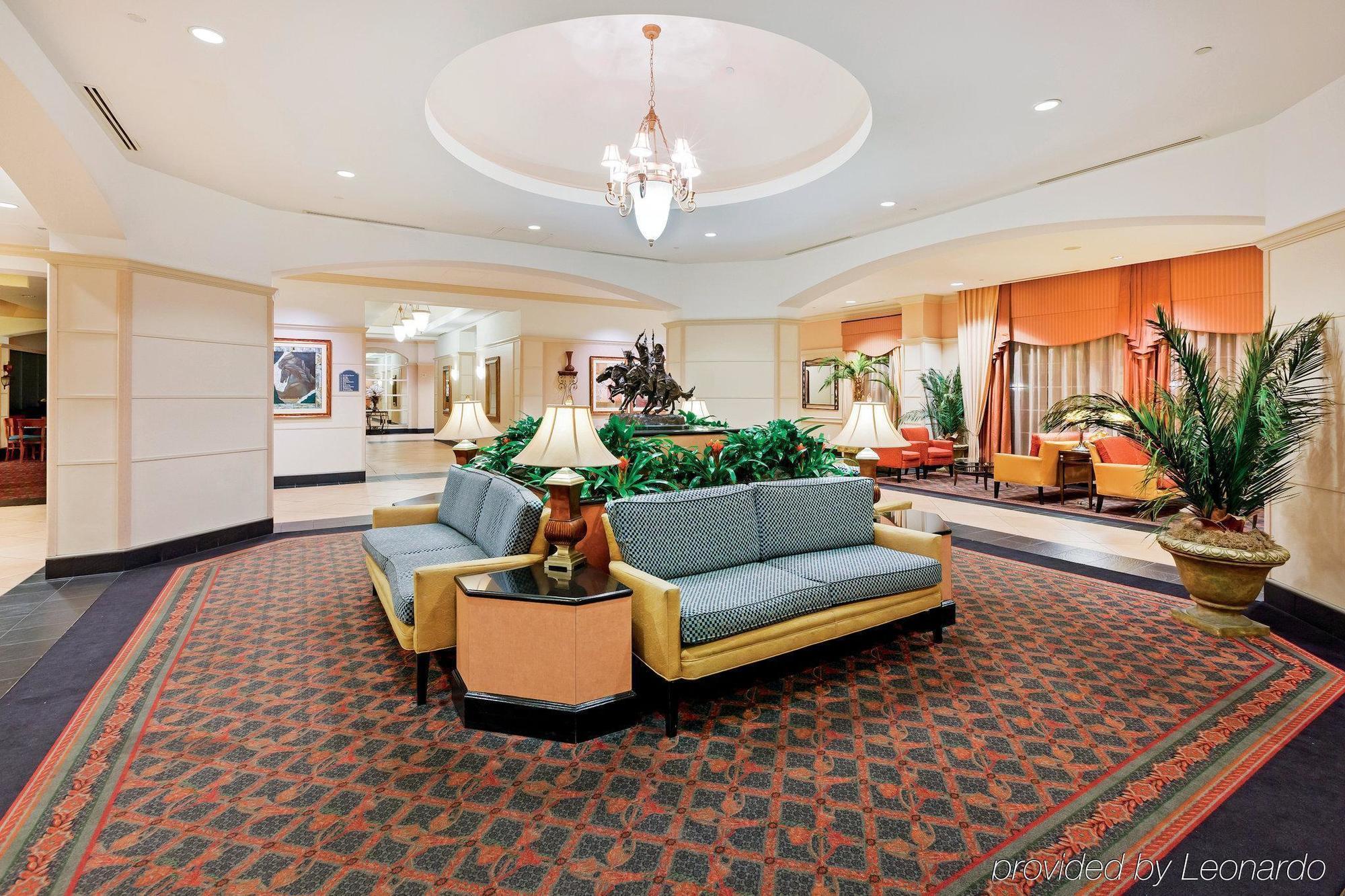 La Quinta & By Wyndham Riverwalk Hotel