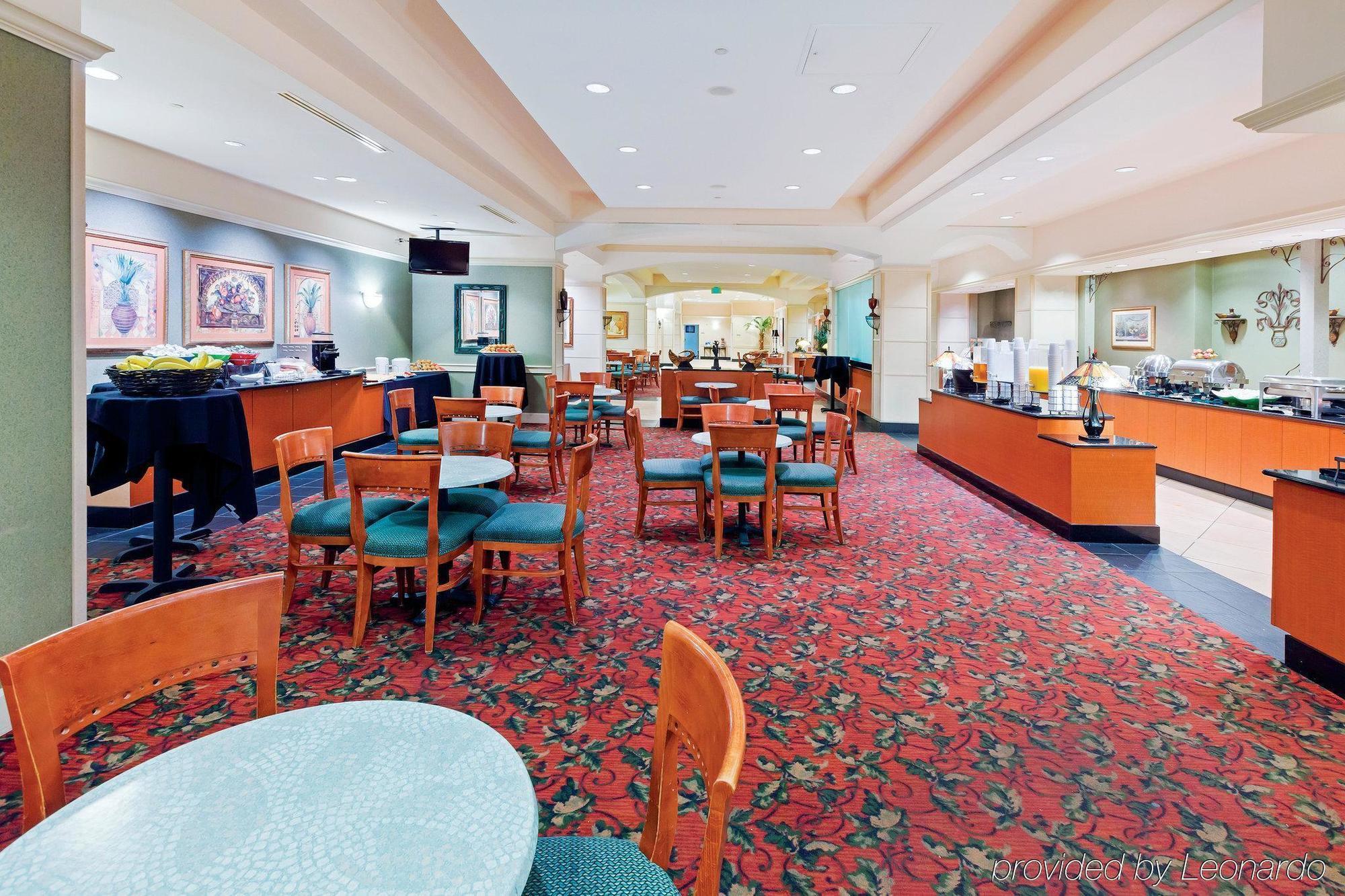 La Quinta & By Wyndham Riverwalk 3*