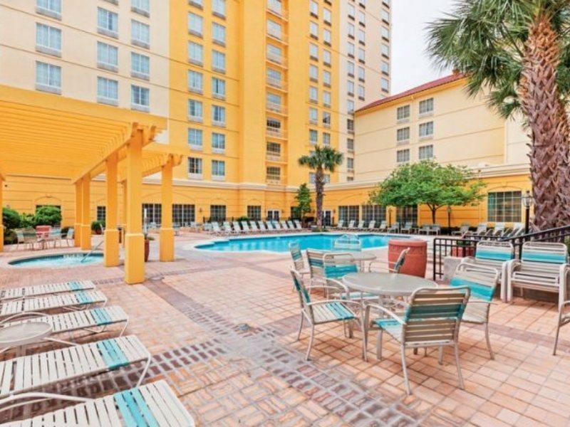 Hotel La Quinta & By Wyndham Riverwalk