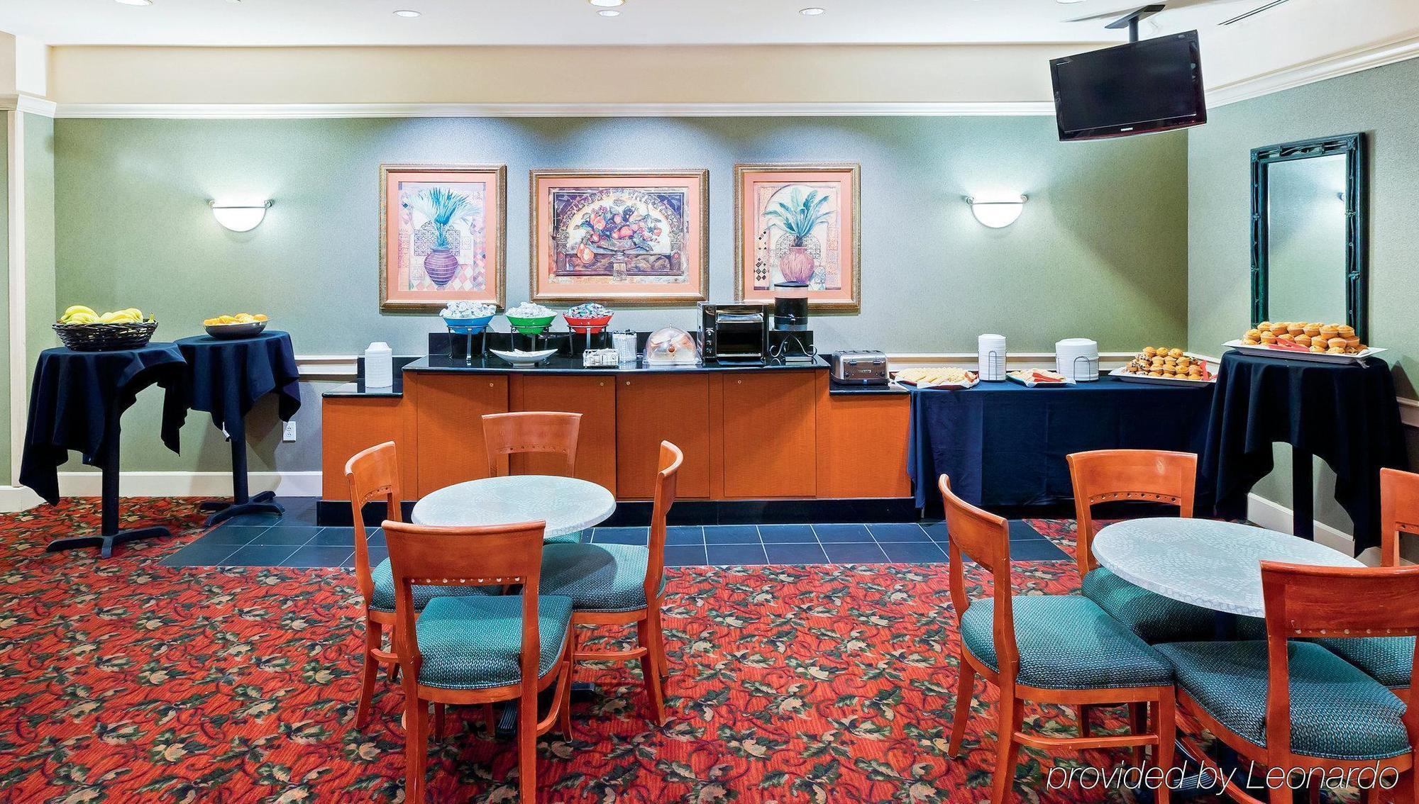 La Quinta & By Wyndham Riverwalk 3*