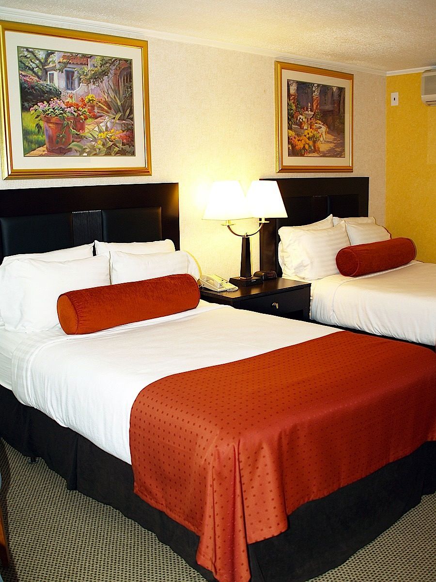 El Tropicano Riverwalk Hotel 3*