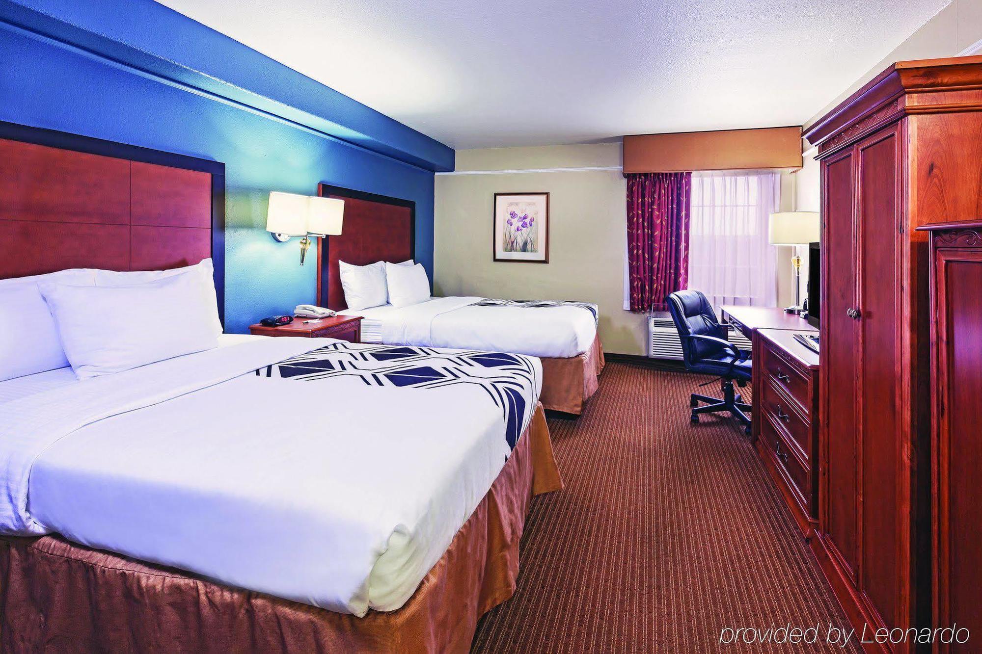 La Quinta By Wyndham Brooks Base Hotel San Antonio
