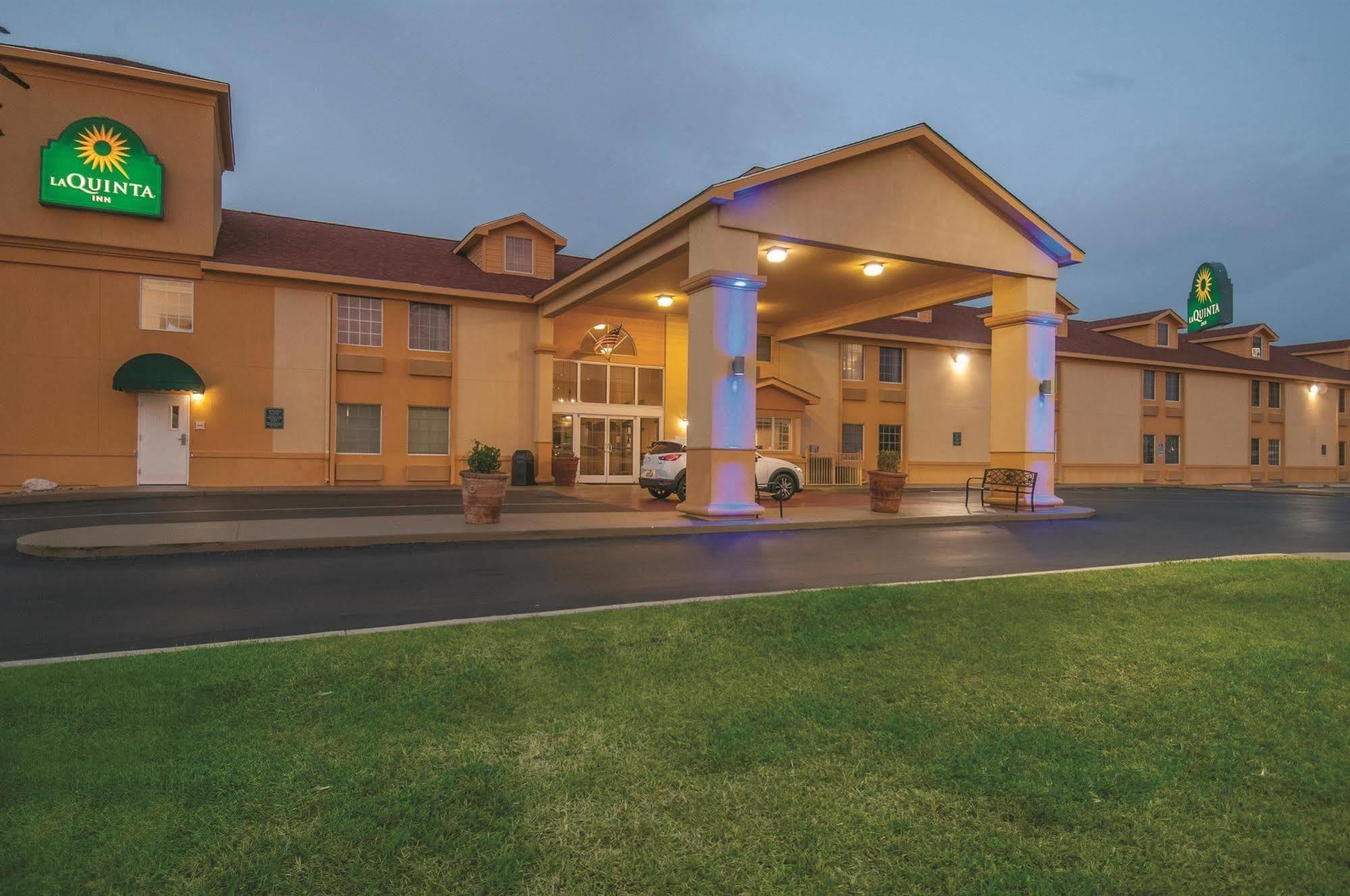 La Quinta By Wyndham Brooks Base Hotel