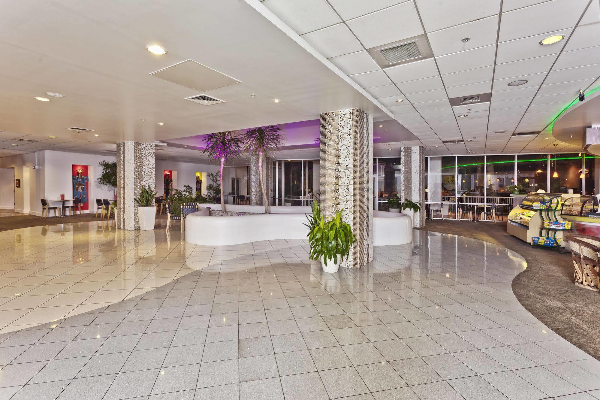 El Tropicano Riverwalk Hotel