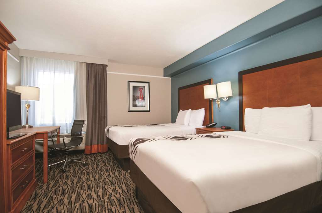 La Quinta By Wyndham Brooks Base Hotel San Antonio