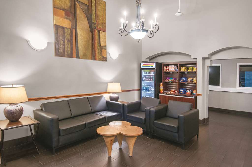La Quinta By Wyndham Brooks Base Hotel