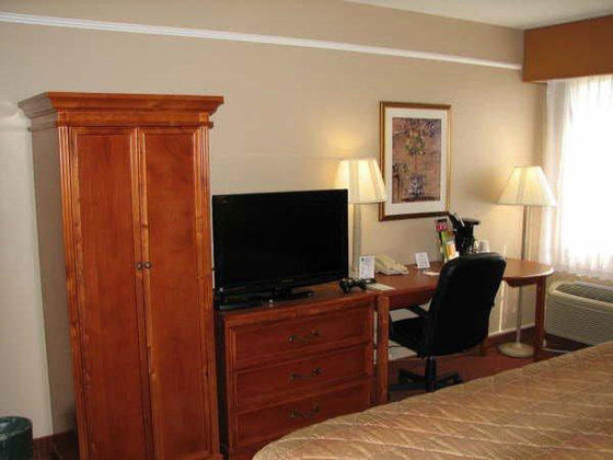 La Quinta By Wyndham Brooks Base Hotel San Antonio