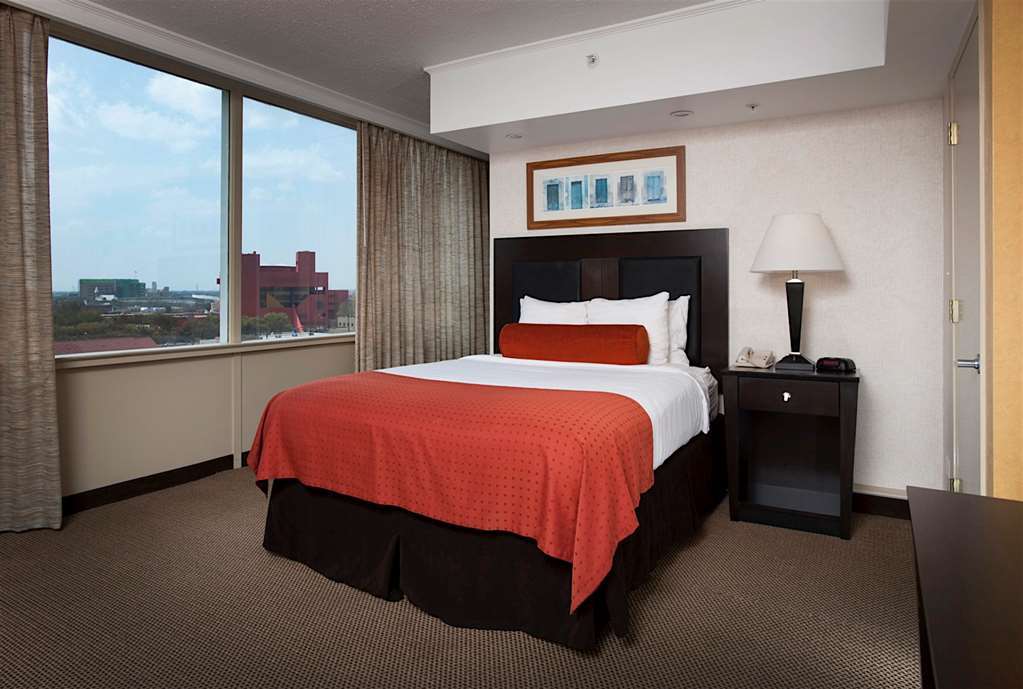 El Tropicano Riverwalk Hotel