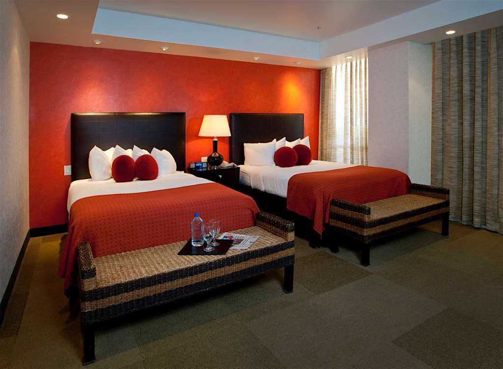 Hotel El Tropicano Riverwalk