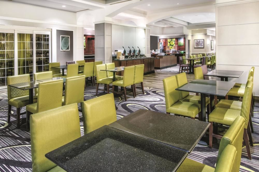 La Quinta & By Wyndham Riverwalk Hotel 3*