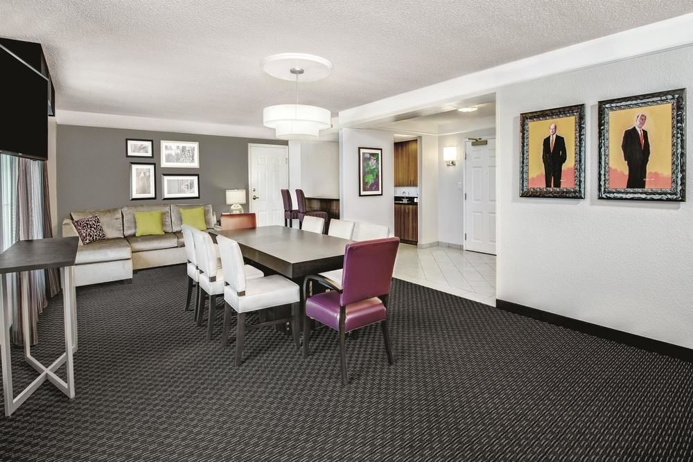 La Quinta & By Wyndham Riverwalk Hotel 3*