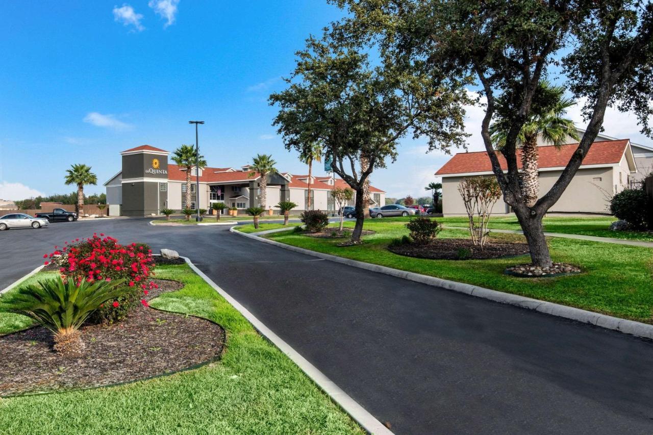 La Quinta By Wyndham Brooks Base Hotel 3*