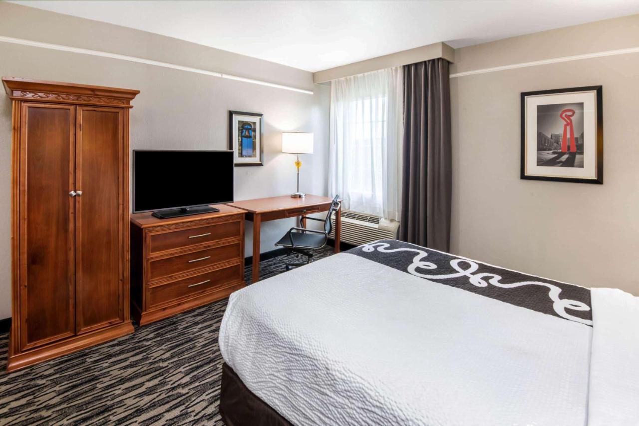 La Quinta By Wyndham Brooks Base