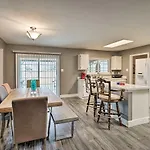 Dog-Friendly Texas Retreat With Hot Tub, Patio And Bar