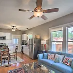 Charming Getaway Less Than 1 Mi To Dtwn And River Walk!