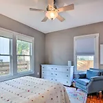 Charming Getaway Less Than 1 Mi To Dtwn And River Walk!