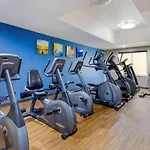 Comfort Inn & Suites Near Six Flags & Medical Center
