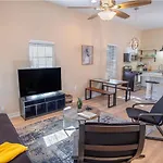 3 Br1 Ba Remodeled Home Near Downtown